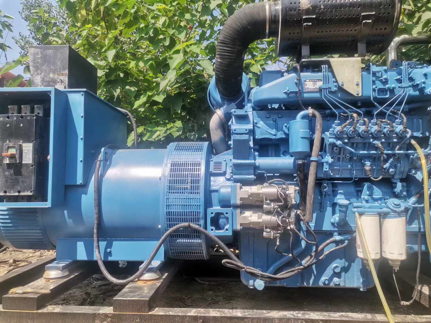 福泉详细说明降低 800kW 柴油发电机输出电流波动的方法