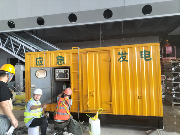 福泉怎样判断空气滤清器是否需要更换？